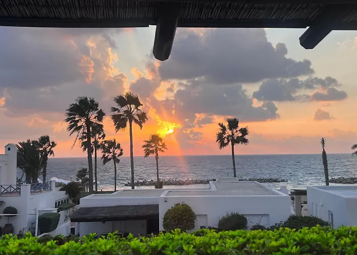 Sunset Deluxe Villa And Studios