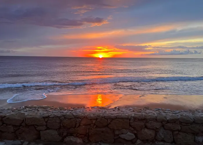 Sunset Deluxe Villa And Studios